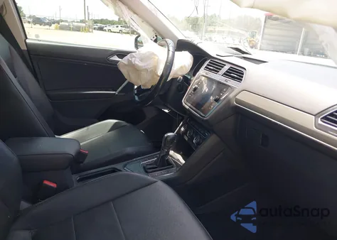 2018 Volkswagen Tiguan 2.0T Se/2.0T Sel from USA, damaged, VIN 3VV3B7AX0JM193651